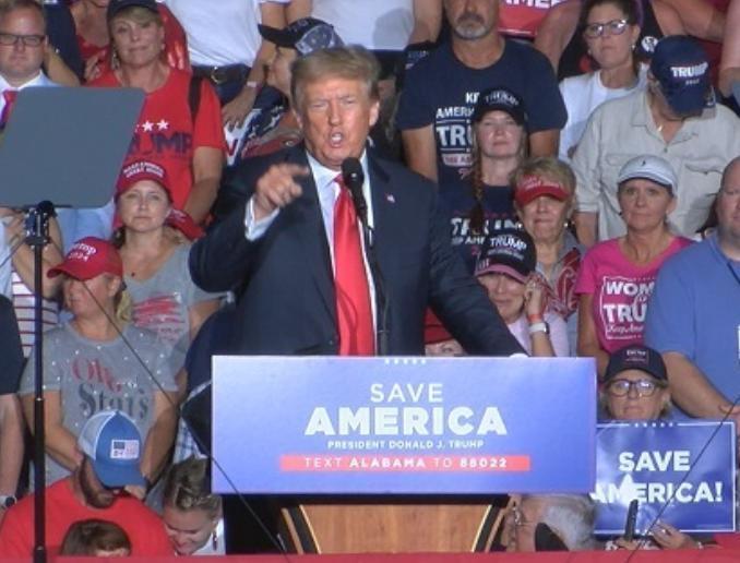 疯了！特朗普彻底发疯了！美国将暂停对75个国家的所有签证。特朗普到底想干嘛？