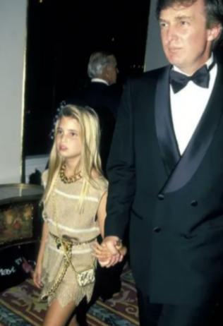 特朗普与亲生女儿有“丑闻”这件事，其实并不是最近才流出的，在特朗普第一竞选总统的