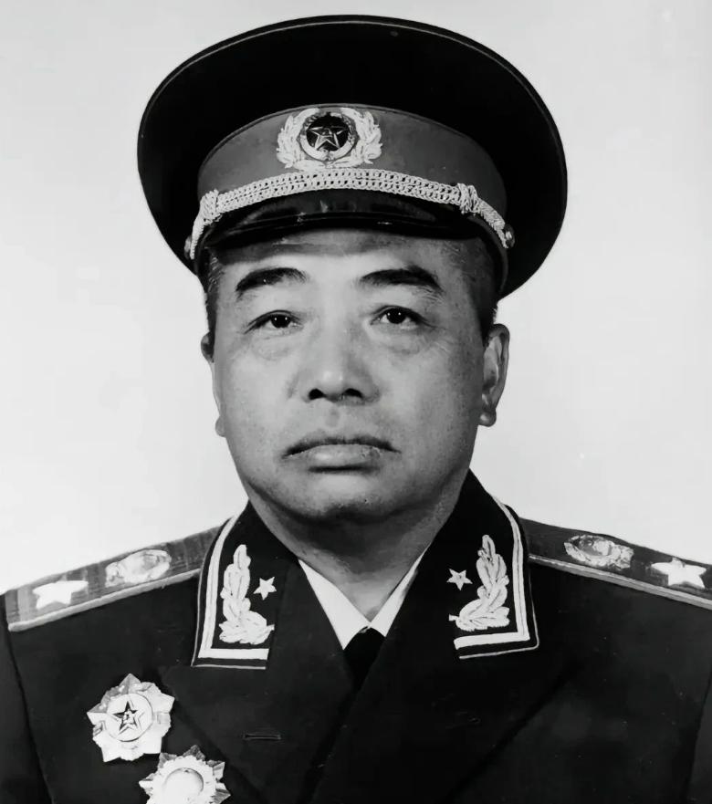 彭德怀元帅是伟大的军事家，排名元帅第二是实至名归。他是元帅中唯一一个没有离开过战