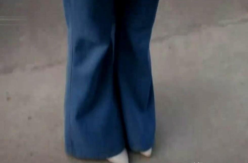 谁能想到，几十年前被我妈骂成“二流子”的喇叭裤，现在又杀回来了。最近看年代剧