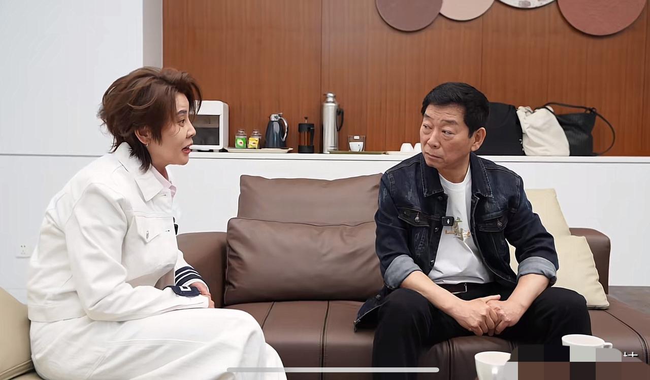 奥运冠军王濛与魏建军见面，称当年差点买了坦克300，因为一台车加价5万块而没买。