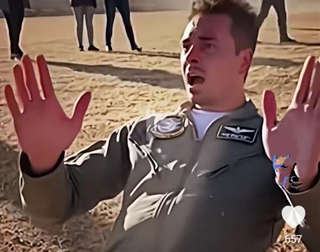 中国军人：敌人非但不投降还胆敢还击怎么办？进攻，打他丫的。美国军人：敌人非但不