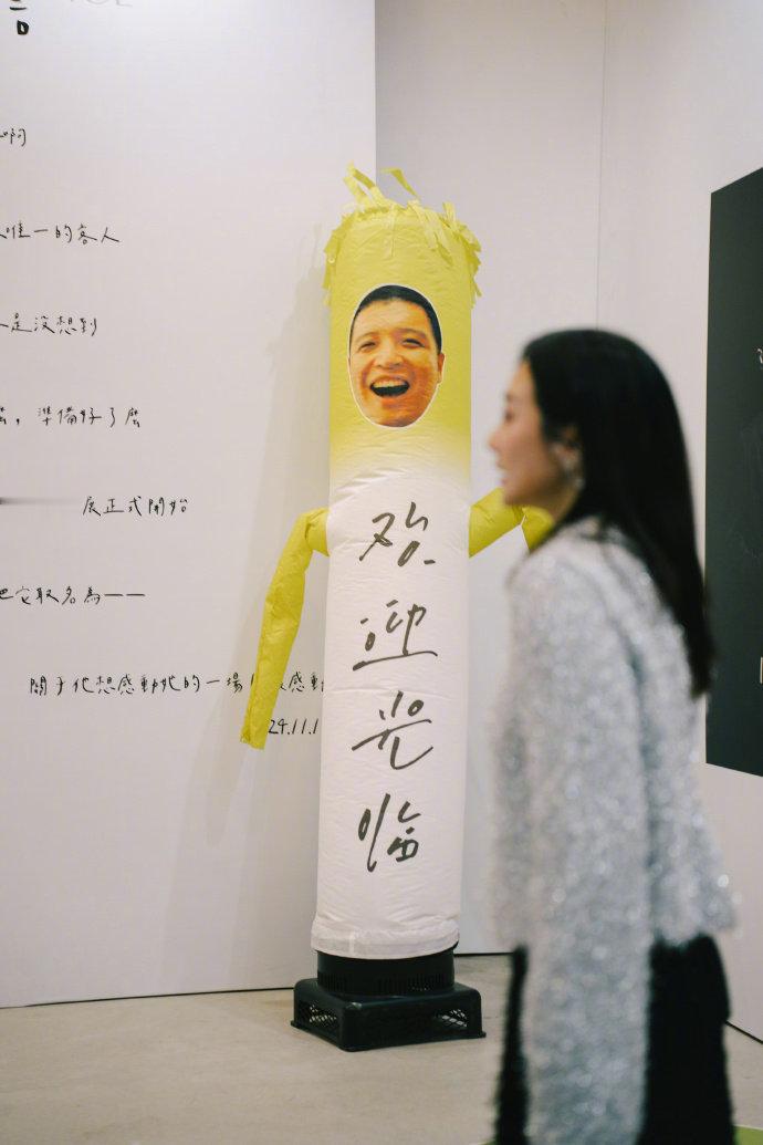 马頔晒求婚李纯细节马頔求婚时李纯又哭又笑马頔分享求婚幕后点滴，用心布置专属浪漫