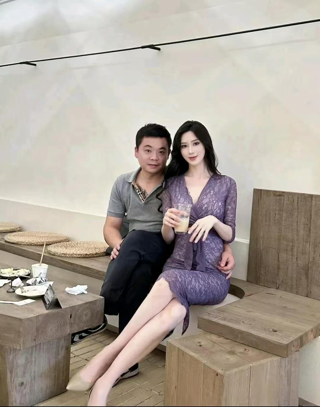 这哥儿们一看就很有实力太真实了！为啥漂亮女生身边，大多是颜值普通的男生？