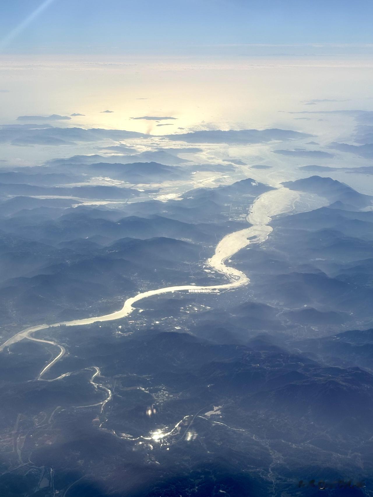 从飞机上看福建，才懂“八山一水一分田”有多写实！从高空俯瞰福建的瞬间，直接