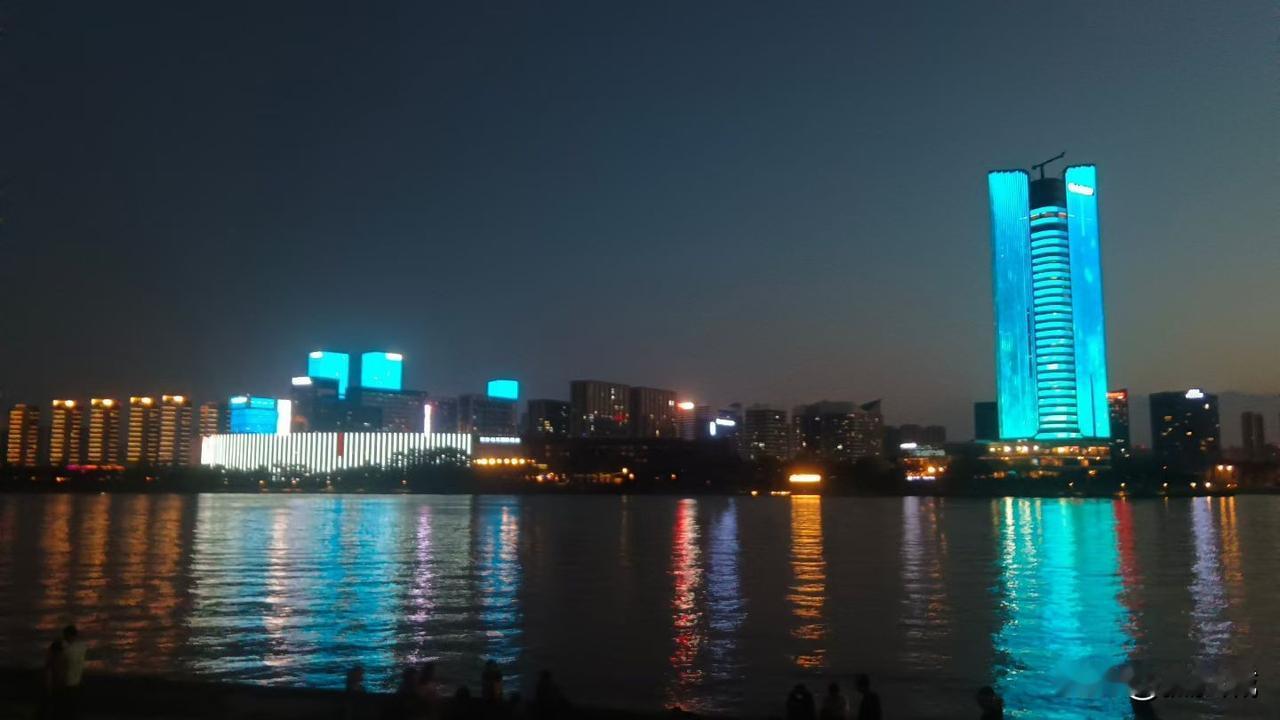 头晕的毛病看西医做了一堆检查没查出个所以然来，死又死不掉活又活不精神，不死心的我
