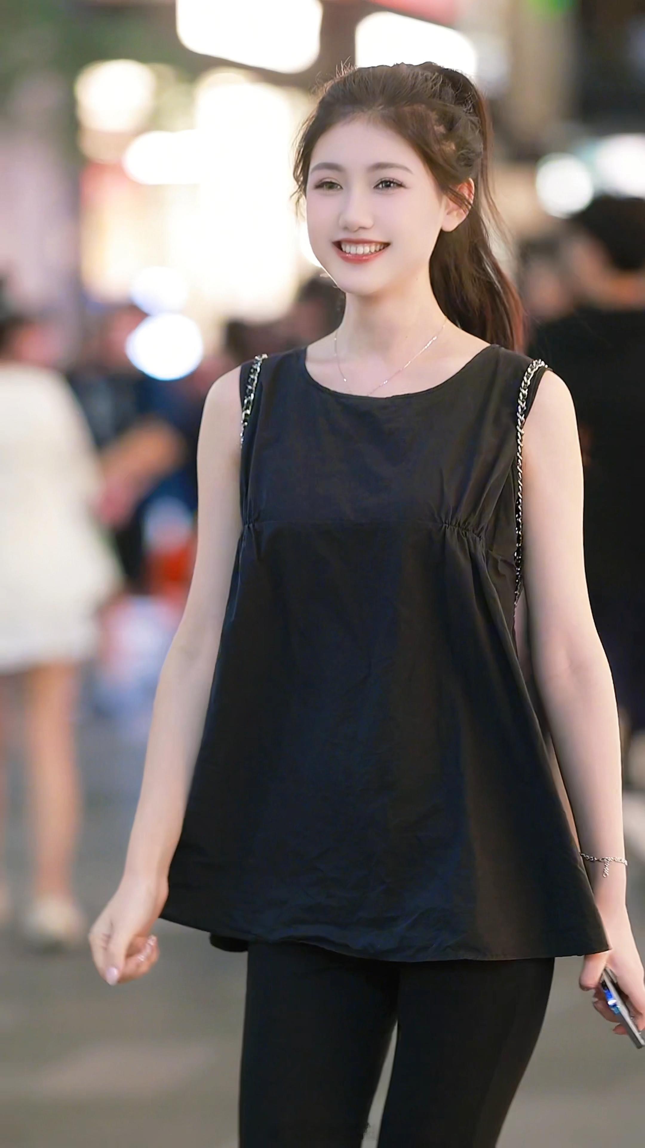 【成都街拍】你心动了吗？丨摄影拍照每日穿搭