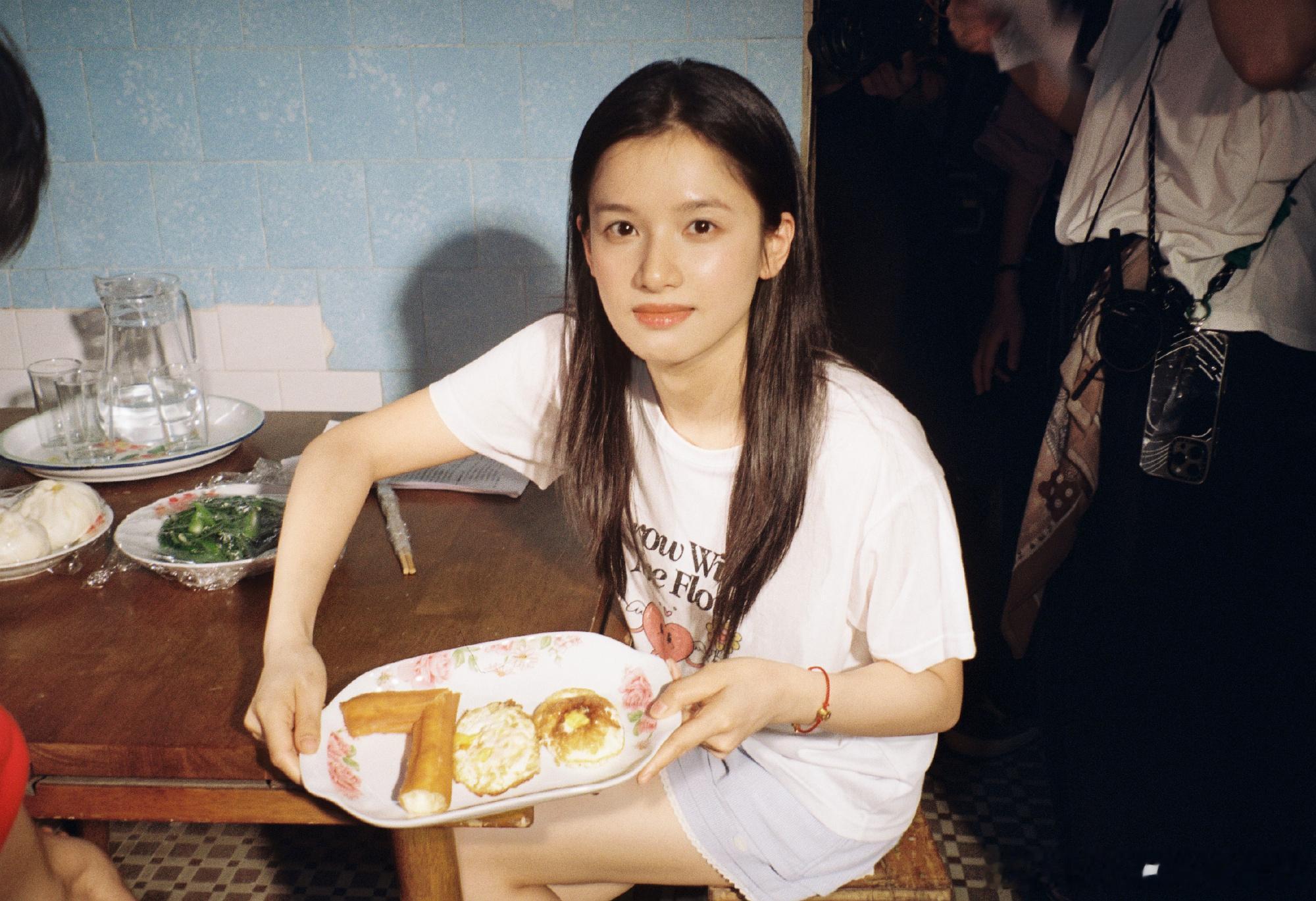 张婧仪晒27岁庆生照张婧仪感觉时间过得很快看看