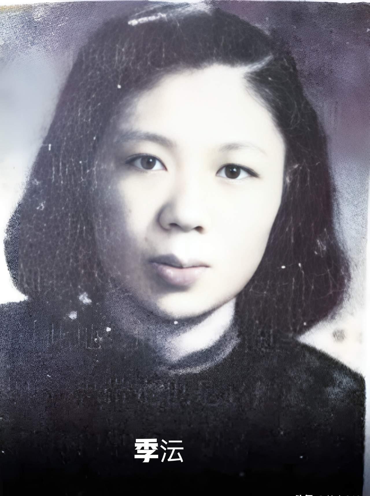 台北六张犁那片乱坟岗，杂草长得比人高。一块歪斜的小石碑上刻着“季沄之墓”，没几个