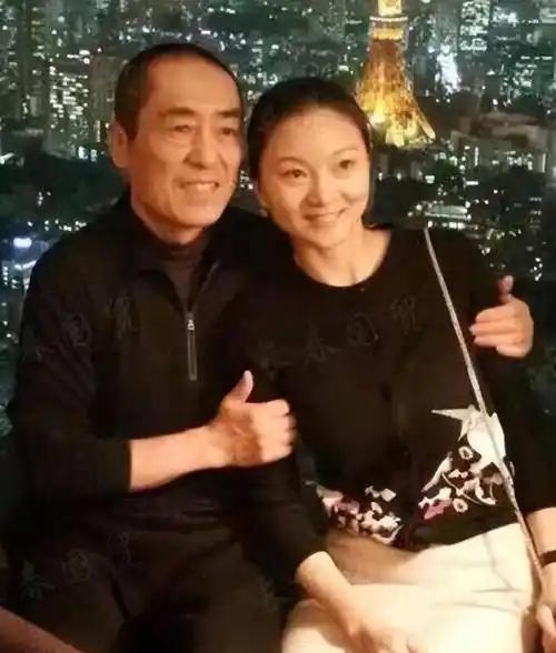 当年，18岁的陈婷正在上课时，突然感觉一阵恶心呕吐，同桌问她：“你怎么啦？”陈婷