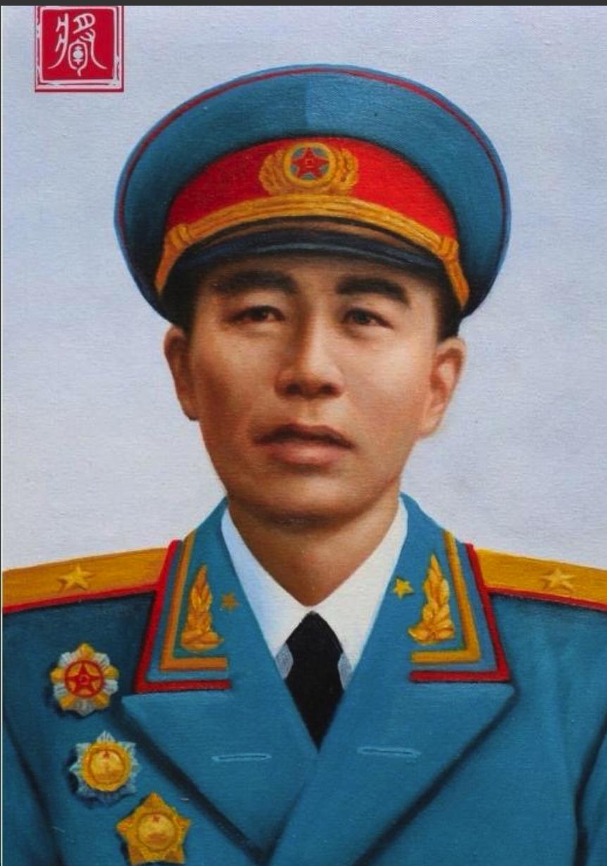 1970年，少将去探望儿子的过程中被哨兵拦下，他不怒反笑："叫你们师长裴飞正跑步