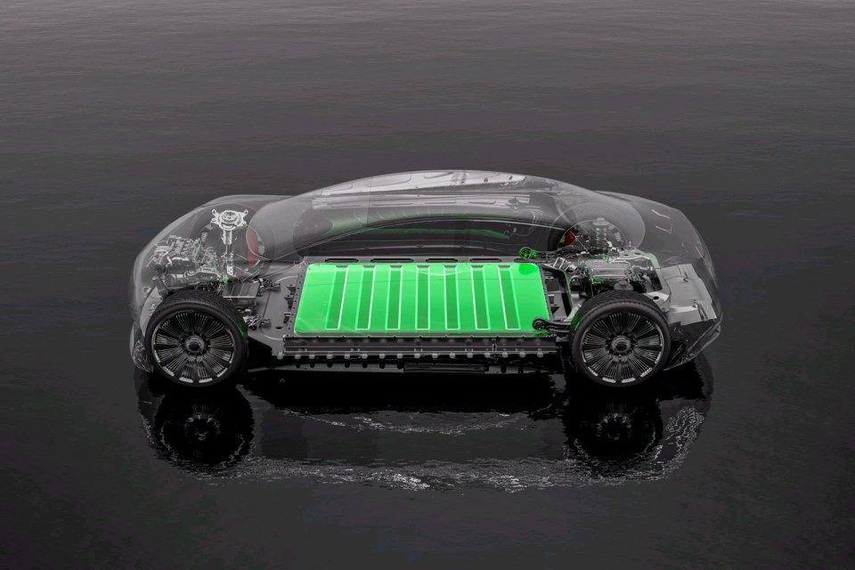 2025年新能源汽车销量创新高,可市场竞争也让一批造车新势力退场,给百万车主带来