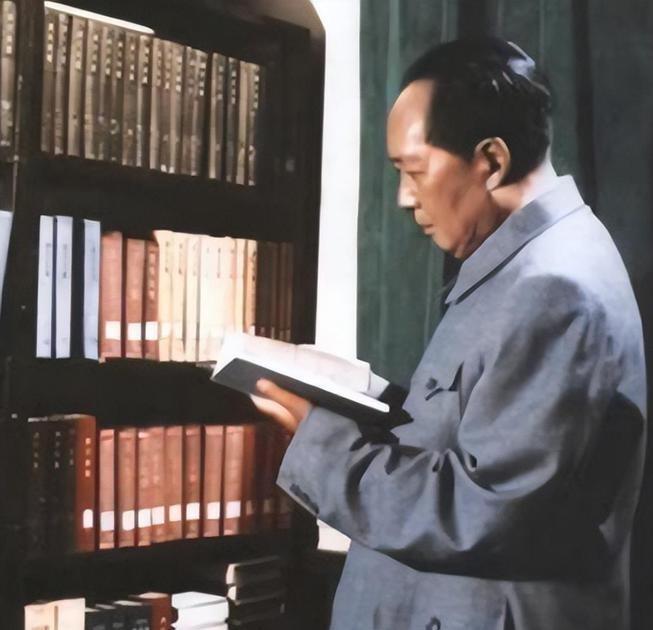 建国初，甚至有部分将帅手握几十万兵力，为何没一人敢拥兵自重？“老彭，你看这中