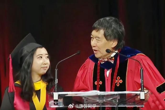 大家还记得她吧？“空气又香又甜”的杨舒平。国内没单位愿用她，她在韩国公司上两月