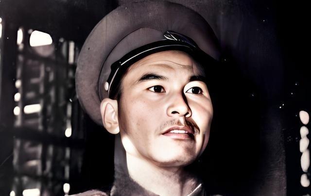 1957年，福州军区一副师长乘渔船叛逃台湾，受到了蒋介石的亲自接见，同时还有50