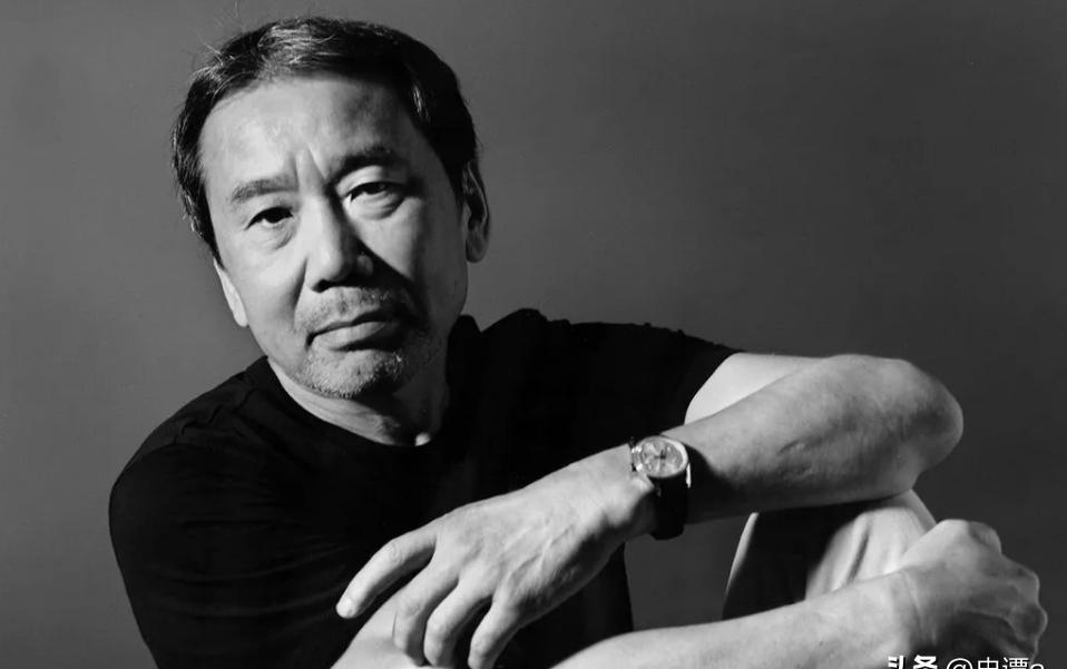 日本作家村上春树曾说：我父亲是侵华日军，我从不吃中国菜，因为我不配，我也不生小孩
