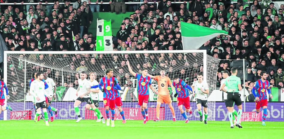 世体: 特狮国王杯中也没上, 弗里克和乔安都不会给他机会