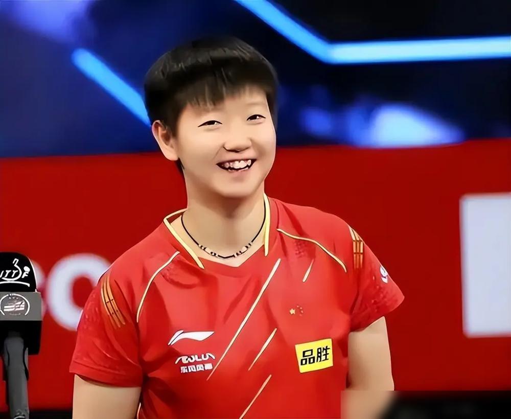 别再吹孙颖莎技术了。我告诉你，她能走到今天，靠的根本不是球拍，是看到球都想吐时，