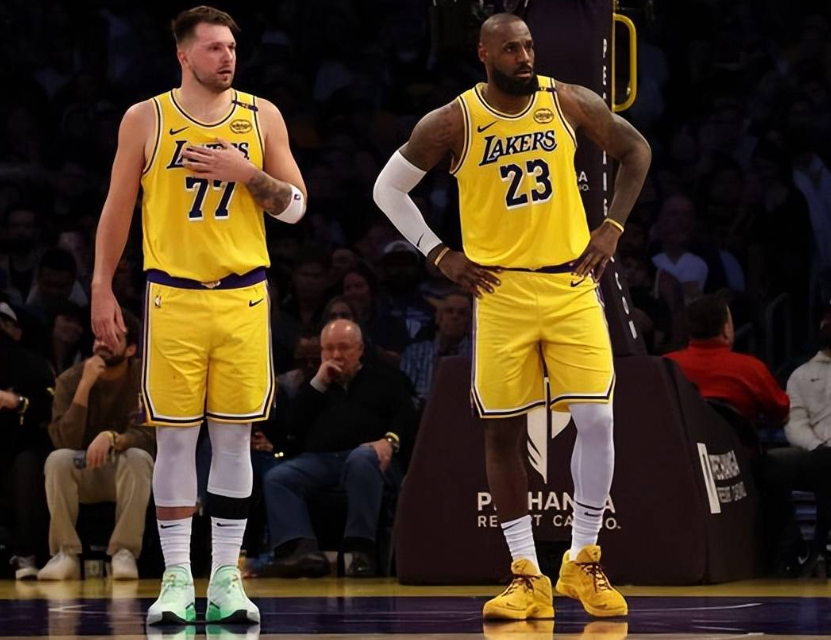 季后赛打火箭的防守水平已经失真了完全说明不了湖人打其他队的防守质量，比赛80%