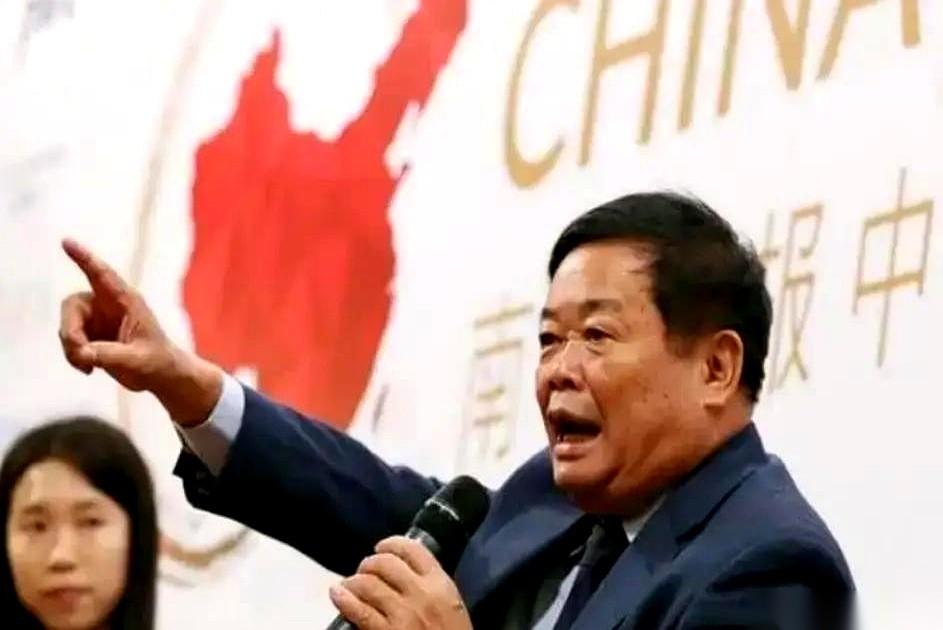 2017年，曹德旺按着一份价值10亿的合同草案不签，当场要求开侮辱性笑话的法国高
