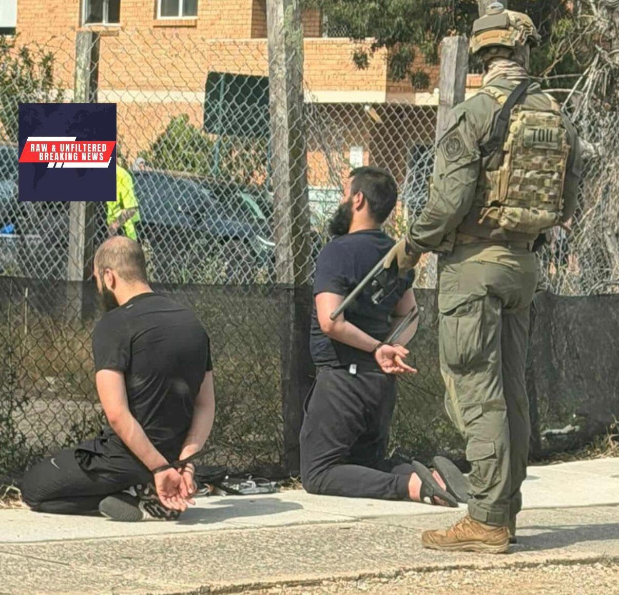 悉尼差点又来第二场？就在悉尼出事的邦迪海滩附近，巡逻车拦下了一辆白色小轿车。