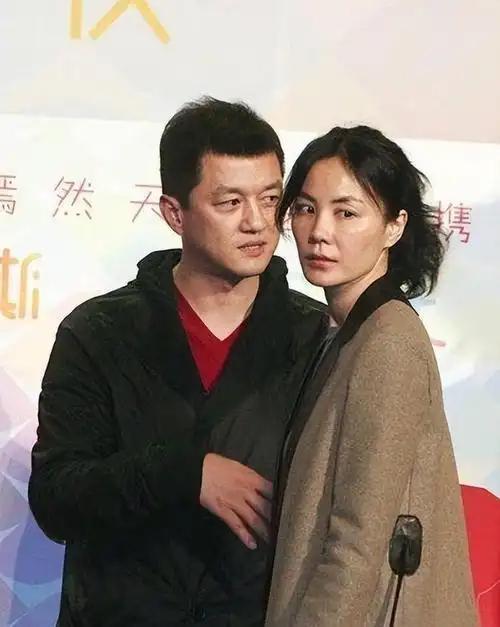 其实李亚鹏走到今天这个地步，很大原因是受到了王菲的影响。跟王菲在一起时，她