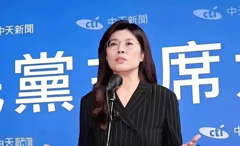 爆！云林农家女逆袭成国民党新掌门，59%高票碾压老资历！2025年10月1