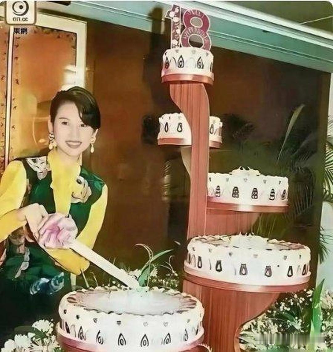 蔡少芬的18岁成人礼，竟然是刘銮雄给她办的，年轻时候真漂亮！！1991年，蔡少芬
