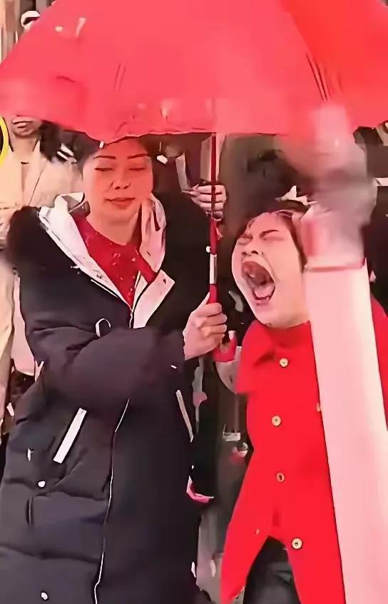 辛酸的婚姻，有头发谁愿当秃子，不是当下男多女少，结婚成本高昂，谁不想娶个五官端正