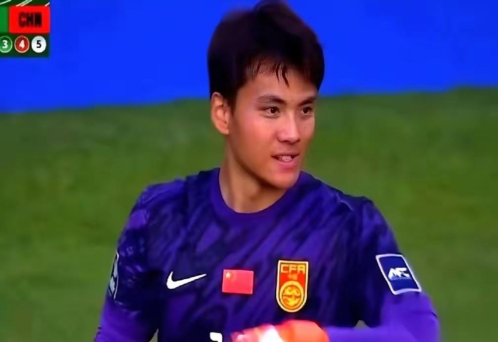 这个西班牙教练的操作，真的颠覆了中国足球圈的认知！放着市中心的大平层不住，把