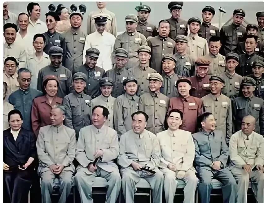 图中人还有健在的吗？