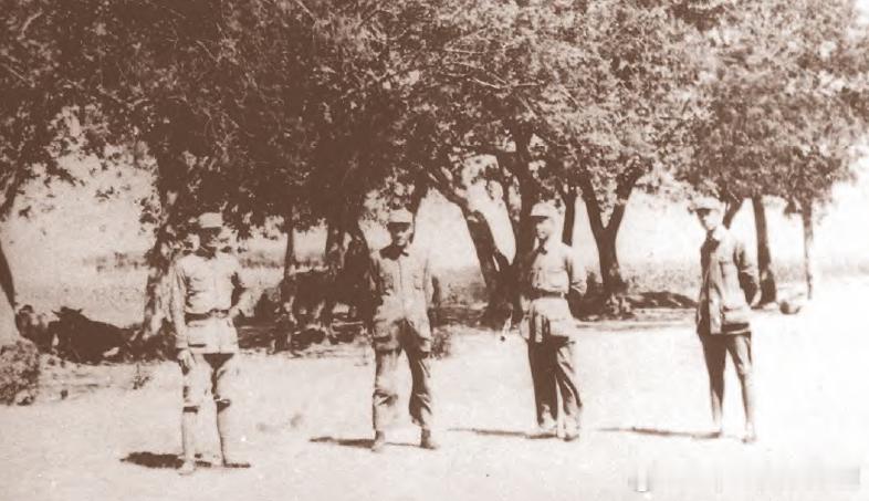 1939年7月张爱萍率部进入皖东北，成立了八路军、新四军驻皖东北办事处。图为张爱