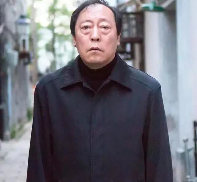 我敢断言，倪大红老师有没有演技已经不重要了，因为他最大的优势，就是他特能熬。