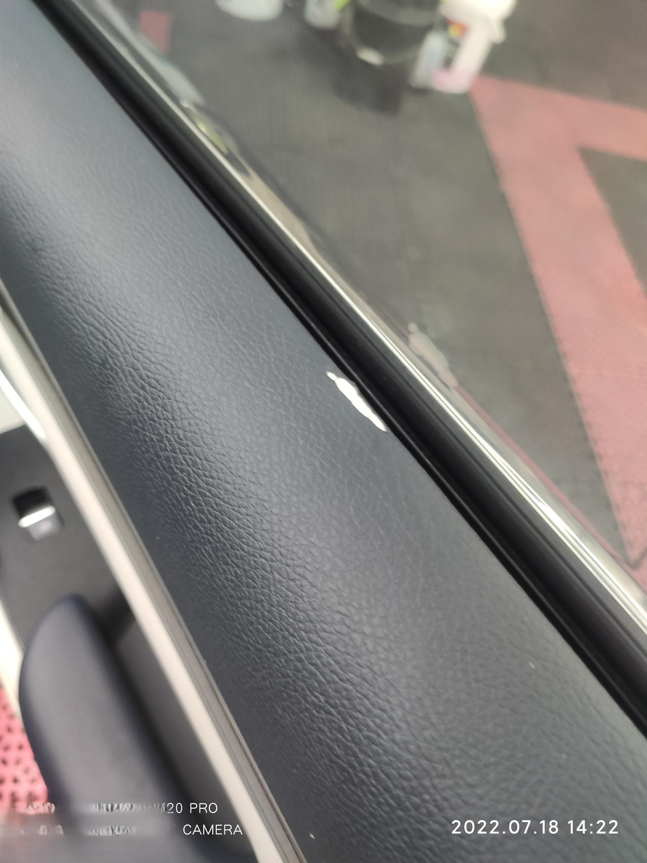 搪塑破损修复大神有没有事情这样的，前几天宁波这边温度很高，空调制冷很拉跨。贴