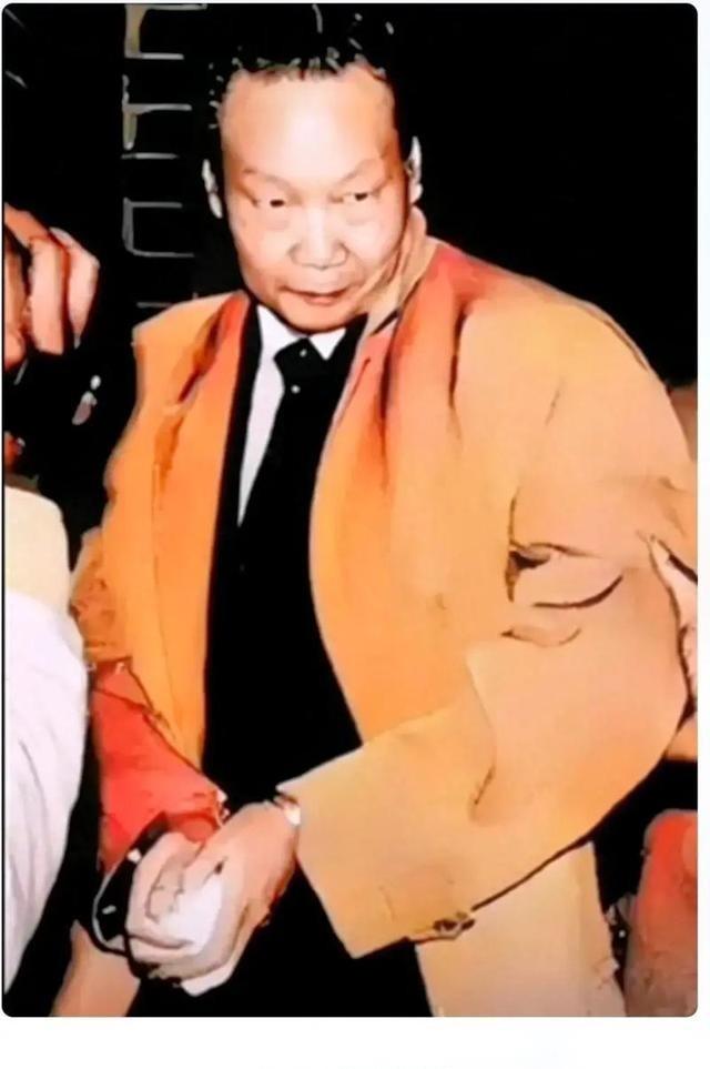 他曾是美国中情局这辈子最大的耻辱！潜伏美国37年，被捕后面对严酷刑罚，他突然来了