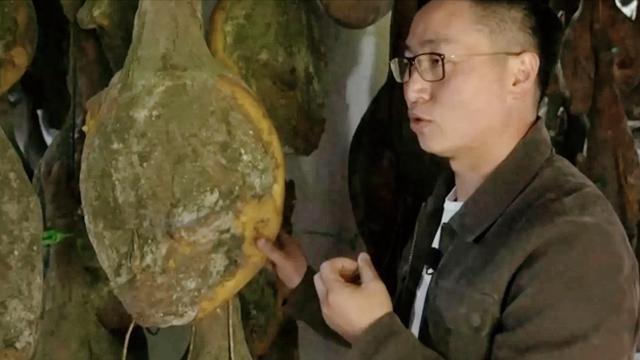 2017年，云南一位小伙掏空家底，买下了数万吨猪腿，然后全部丢进一个偏僻的山洞中