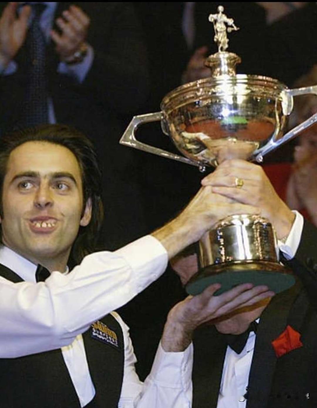 斯诺克现役球手凑齐三大赛冠军时的年份：1、🏴󠁧󠁢󠁳󠁣󠁴󠁿希金斯