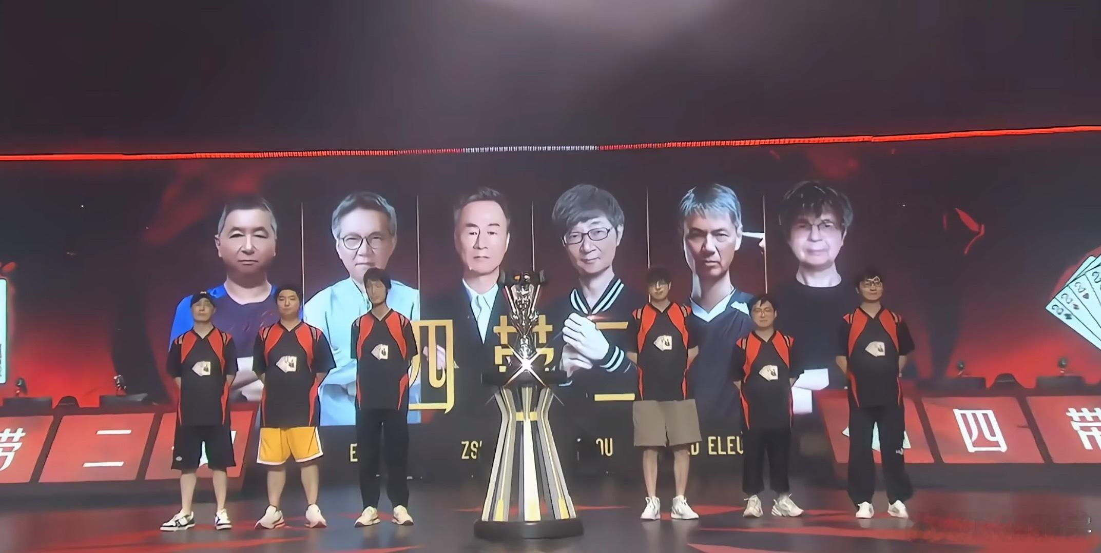 雕哥：我给你们盘点一下我们队，甲哥是自始至终最支持我的人，Emo后面也支持我了，