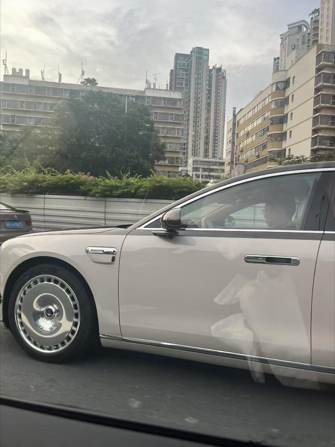 还得是自家的车，这次开的是——尊界S800[doge]​​​