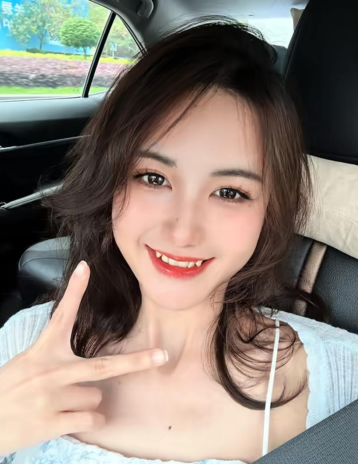 广西29岁女孩黄木英去世，没想到前后的变化那么大，还被村里人的长辈劝说，不要给她