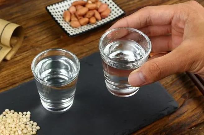 医生反复提醒：这3个时间别喝酒，再馋也要忍住，后果你承担不了酒桌上总有人说"