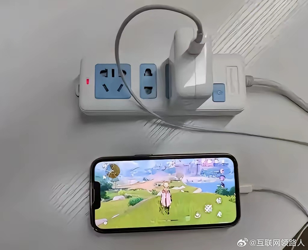 我朋友是真节俭，都存了60万了，还舍不得花一万买个苹果手机。朋友现在用的还是苹果