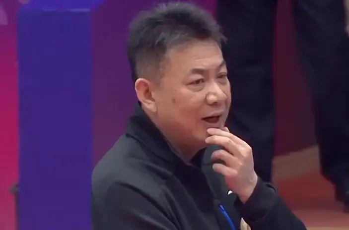 缺了四个主力的天津队，把阵容齐整的上海女排打崩了。王宝泉用一群平均22岁的