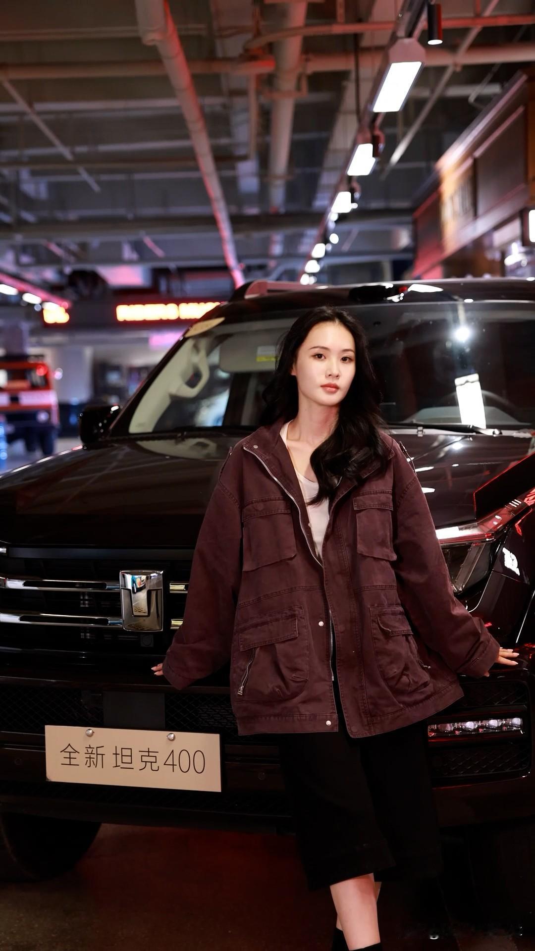 就因为魏建军提了一辆坦克400，所以这么多人在买它嘛？答案当然是否定的。全新