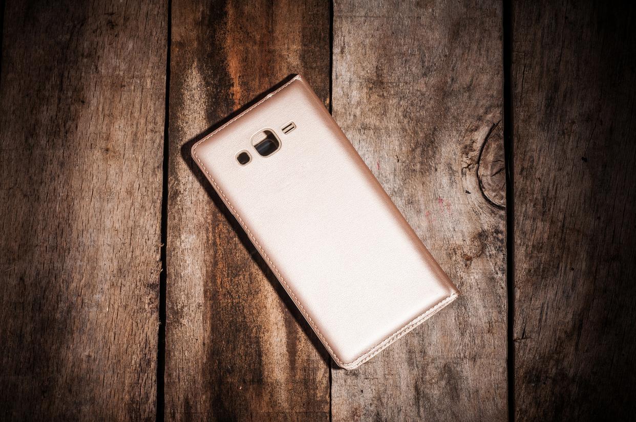 12万成交三声警报！俄游客扫货华为藏硬核真相正大广场华为店惊现名场面：俄罗