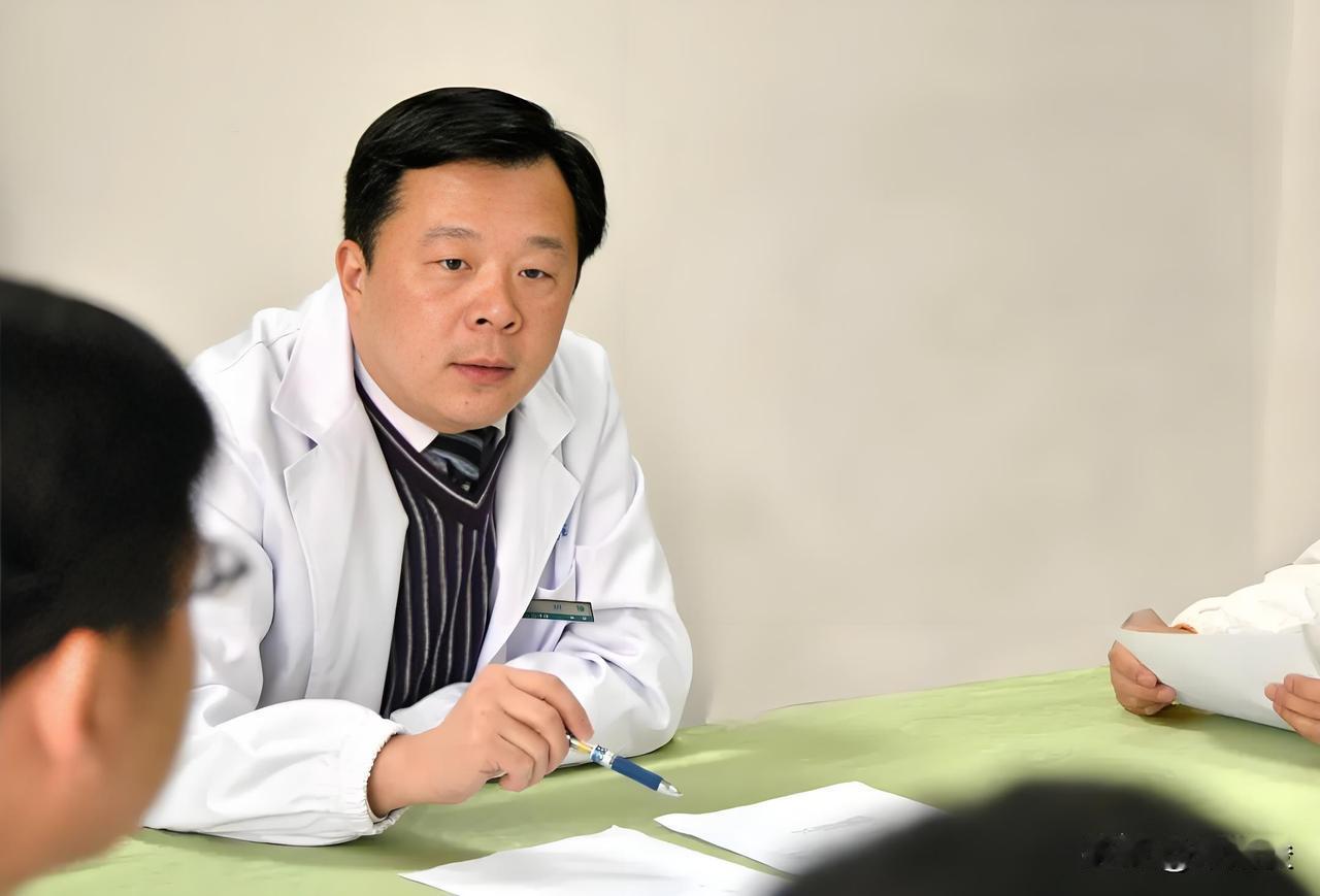 胡豫教授，1964年4月生，湖北鄂州人，医学博士，华中科技大学同济医学院附属协和