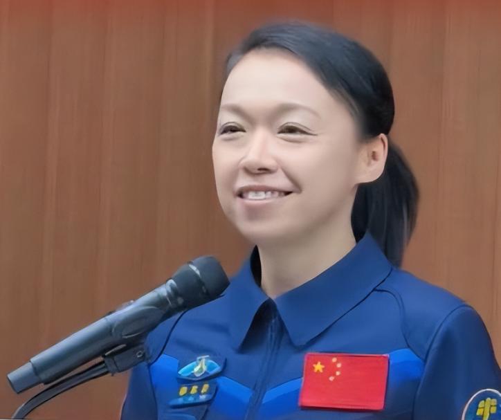 5月24日夜里，神舟二十三号划破夜空冲向太空，举国振奋。可谁都没想到，飞船刚升空