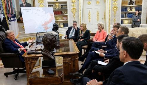 美国官宣让出全球霸主之位？特朗普政府的这句话，已经开始在全球范围内引发震动了。