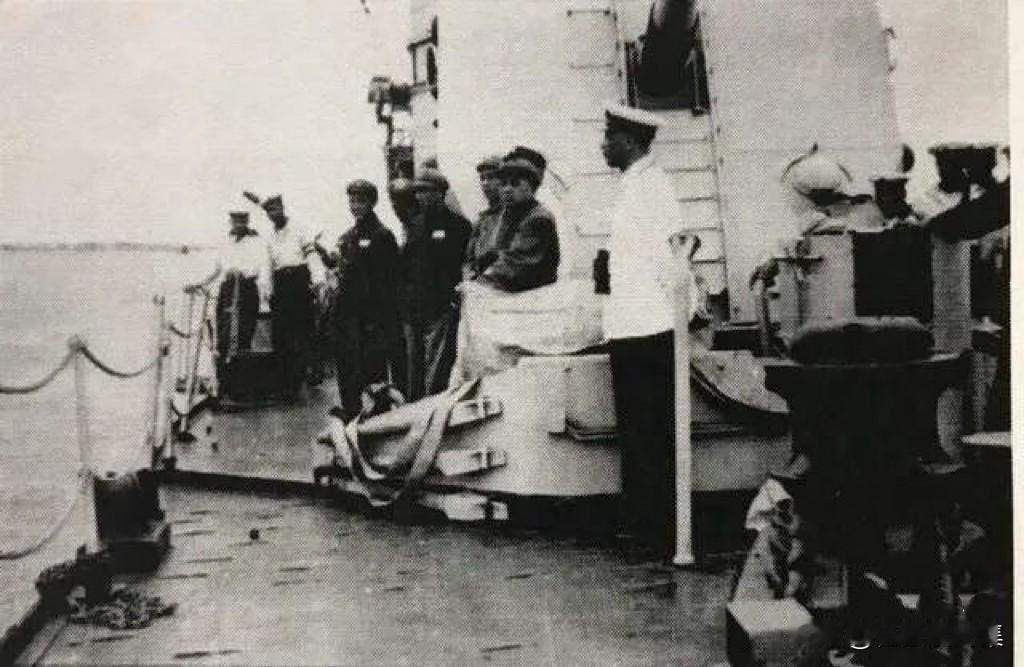 【开国功臣图片故事204】1952年5月11日，中央军委副主席彭德怀在海军参谋