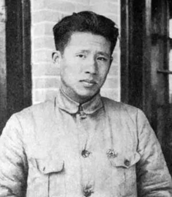 1933年2月，陈赓和廖承志在上海租界先后被捕，廖承志一副坦白的样子主动提出要说